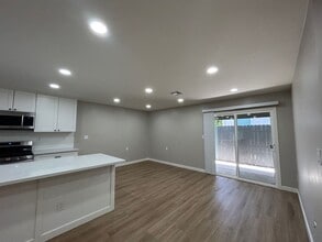 5224 Tipton St in San Diego, CA - Building Photo - Building Photo