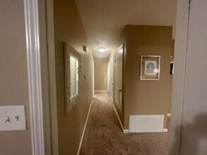 2806 Ridge Ct in Lawrence, KS - Building Photo - Building Photo