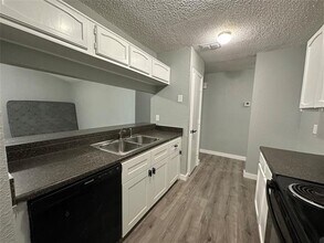 2501 Highmont Dr in Garland, TX - Building Photo - Building Photo