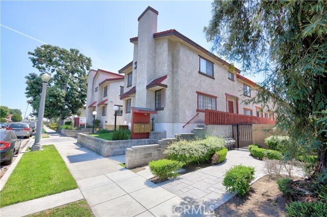 property at 1290 Elm Ave
