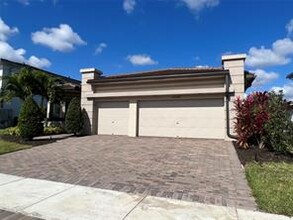 10547 N Lago Vista Cir in Parkland, FL - Building Photo - Building Photo
