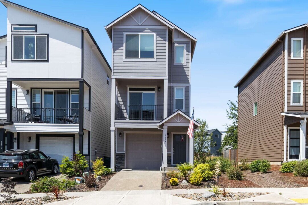 1449 N Kilchis Ave in Newberg, OR - Building Photo