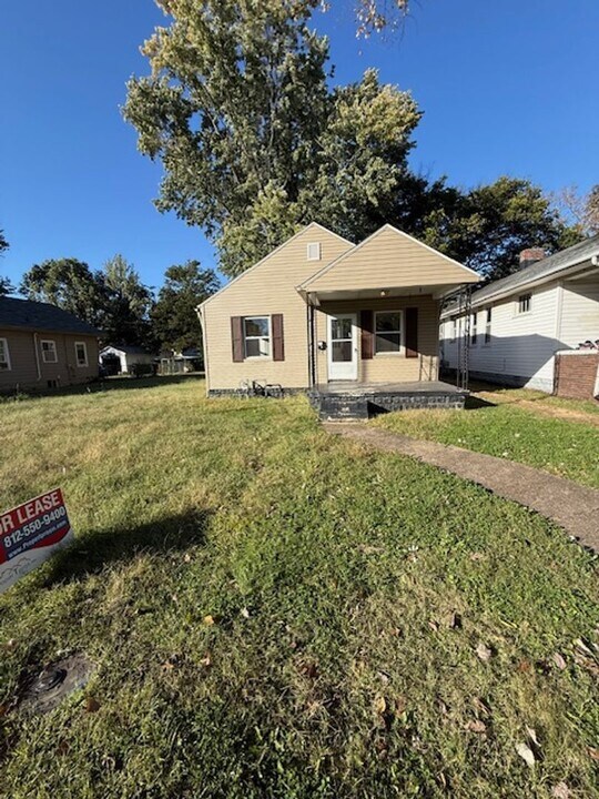 814 Taylor Ave in Evansville, IN - Building Photo