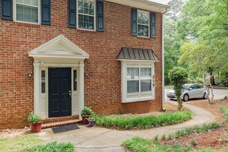 215 Jennings Mill Rd in Athens, GA - Building Photo - Building Photo