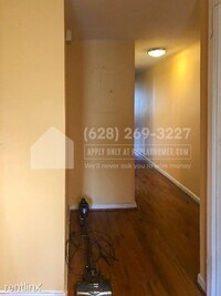 1402 E Baltimore St photo'