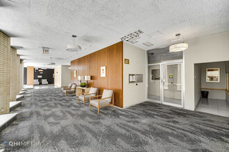 3950 N Lake Shore Dr in Chicago, IL - Building Photo - Building Photo