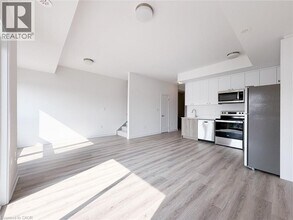 25 Palace St in Kitchener, ON - Building Photo - Building Photo