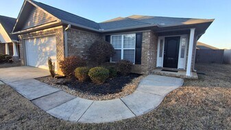 2616 Slate Dr SW in Huntsville, AL - Building Photo