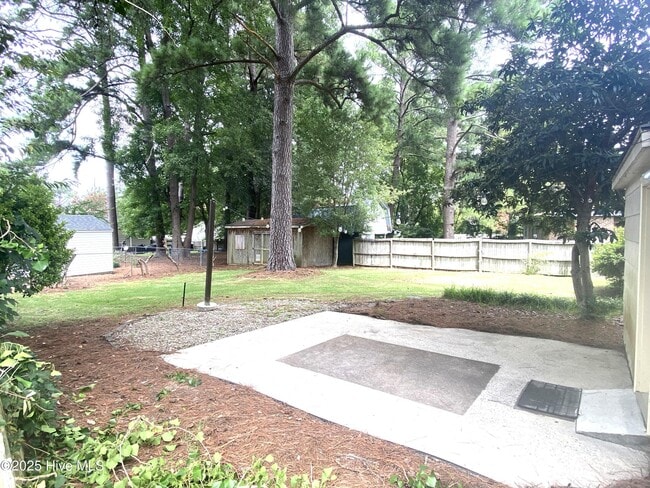104 Nichols Dr in Greenville, NC - Building Photo - Building Photo