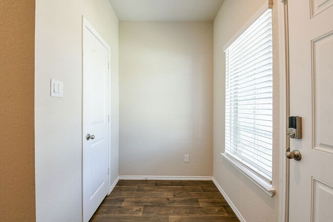 16744 Lonely Pines Dr in Conroe, TX - Building Photo - Building Photo