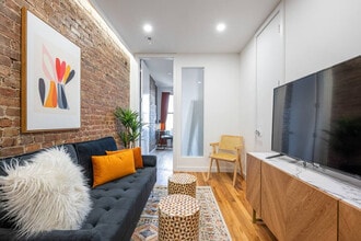 829 9th Ave in New York, NY - Foto de edificio - Building Photo