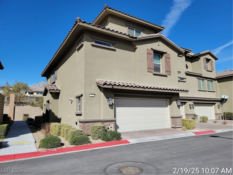 129 Lomita Heights Dr in Las Vegas, NV - Building Photo