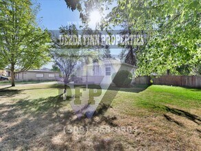 3035 W Monticello Pl in Spokane, WA - Foto de edificio - Building Photo