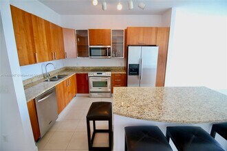 1945 S Ocean Dr in Hallandale Beach, FL - Building Photo - Building Photo