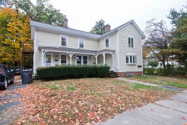 18 Bates St-Unit -2-FL Front in Westfield, MA - Building Photo - Building Photo