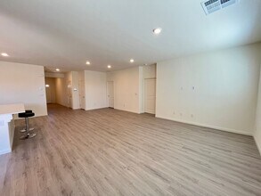 7458 MASON SPRINGS Ave in North Las Vegas, NV - Building Photo - Building Photo