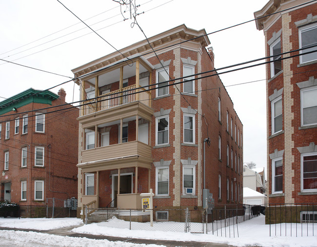 39-41 Bond St in Hartford, CT - Foto de edificio - Building Photo