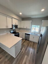 1424 N Siltstone Ave in Newberg, OR - Building Photo - Building Photo