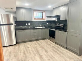 27 Blydenburgh Rd in Centereach, NY - Building Photo