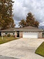 2284 Champlain Ave in Spring Hill, FL - Building Photo