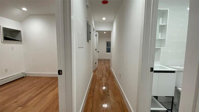 7243 Hillmeyer Ave in Queens, NY - Building Photo - Building Photo