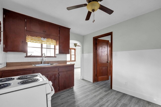 property at 2704 Kilbourne Ave