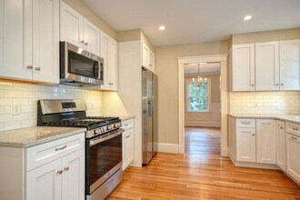 71 Church St in Winchester, MA - Foto de edificio - Building Photo