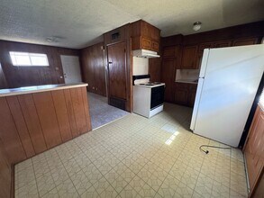 806 Safady Ave, Unit Unit D in Killeen, TX - Foto de edificio - Building Photo