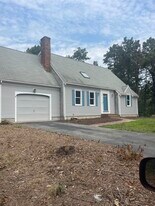 49 Wintergreen Rd in Mashpee, MA - Building Photo