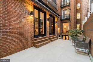 2137 R St NW in Washington, DC - Building Photo