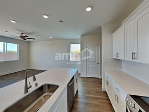 5863 Vaes Dothrak St in Las Vegas, NV - Building Photo - Building Photo