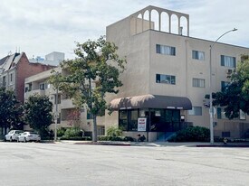 701 S St Andrews Pl, Unit 211 in Los Angeles, CA - Building Photo