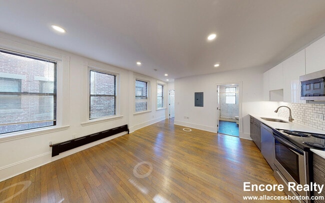 7 Myrtle St, Unit 8 in Boston, MA - Building Photo - Building Photo