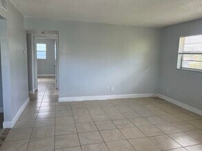 3204 Louisiana Ave in Fort Pierce, FL - Building Photo - Building Photo
