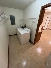 303 N 4th St in Auburn, IL - Building Photo - Building Photo