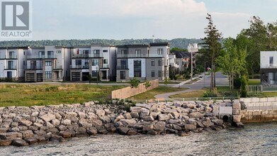 4 Sunrow Gate in Hamilton, ON - Building Photo - Building Photo