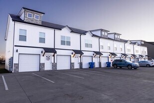 208 Drayton Dr. in Clarksville, TN - Building Photo