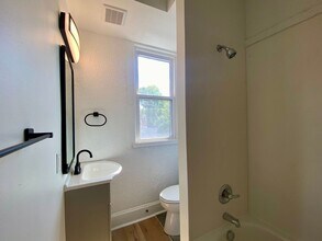 410 Tillotson St in Cincinnati, OH - Building Photo - Building Photo