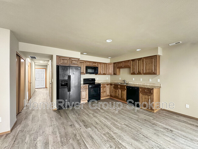 property at 2714 N Fox Rd