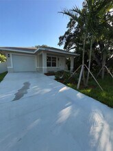 860 SW 10th St in Pompano Beach, FL - Building Photo - Building Photo
