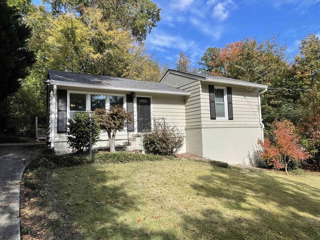property at 1965 Kenwood Pl SE