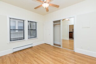 Vue De Lac Apartments in Oakland, CA - Building Photo