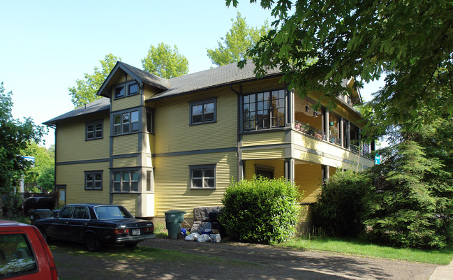 614 Lawrence St in Eugene, OR - Building Photo - Building Photo