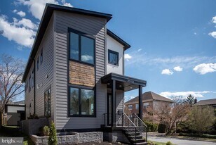 2001 N George Mason Dr in Arlington, VA - Building Photo