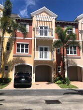 2335 Vintage Dr in Lighthouse Point, FL - Building Photo - Building Photo