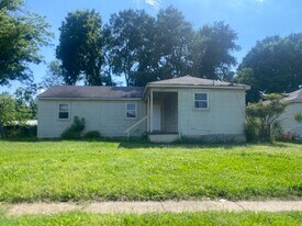 2642 Foster St in Bossier City, LA - Building Photo