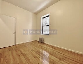12 Pinehurst Ave in New York, NY - Building Photo - Building Photo