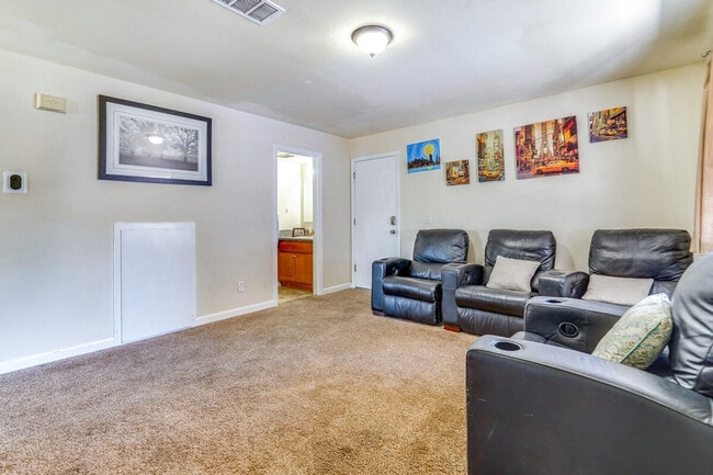 110 Pasco Dr, Unit ID1307360P in Brentwood, CA - Building Photo - Building Photo