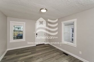 823 Camden Ave in Louisville, KY - Foto de edificio - Building Photo