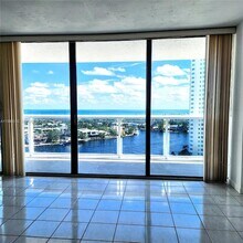 20505 E Country Club Dr, Unit 1635 in Aventura, FL - Building Photo - Building Photo